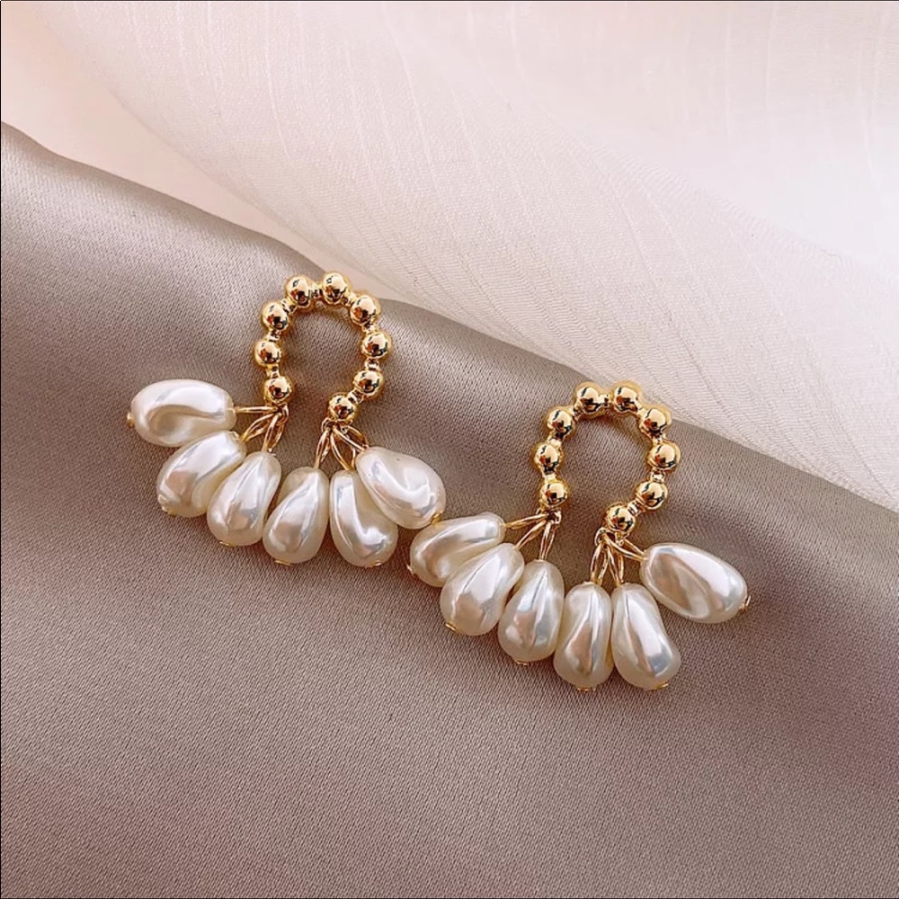 Baroque Pearl Style Earrings - Picture 7 of 15